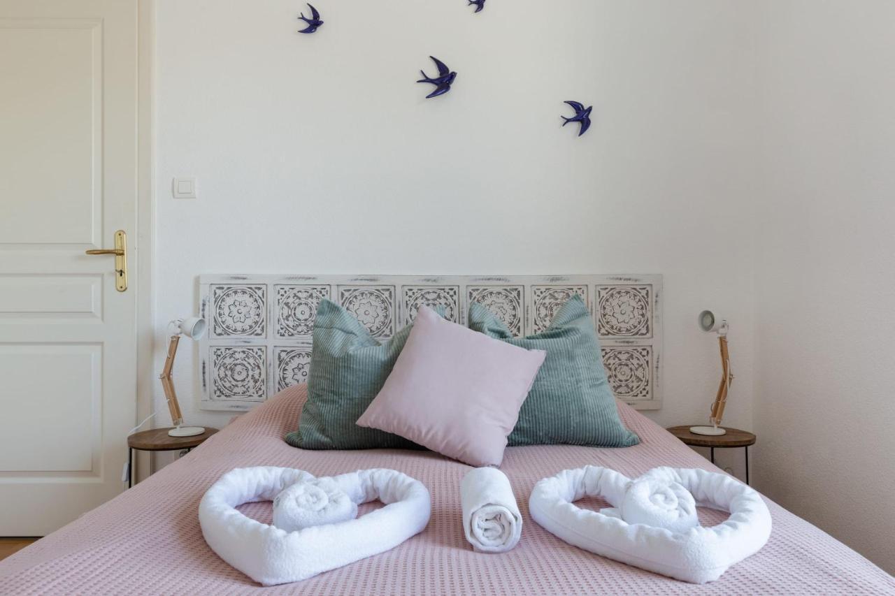 Travel Homes - The Nils, Cosy & Cute With Parking Колмар Екстериор снимка